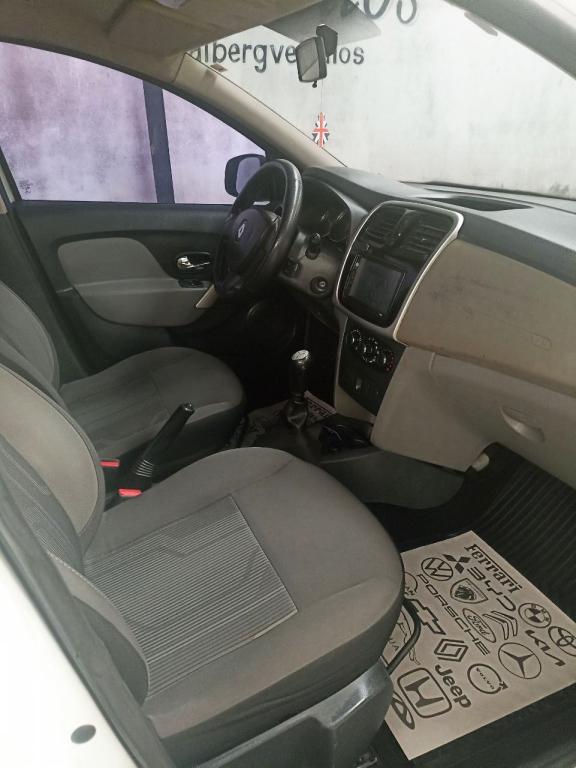 RENAULT Logan - Foto