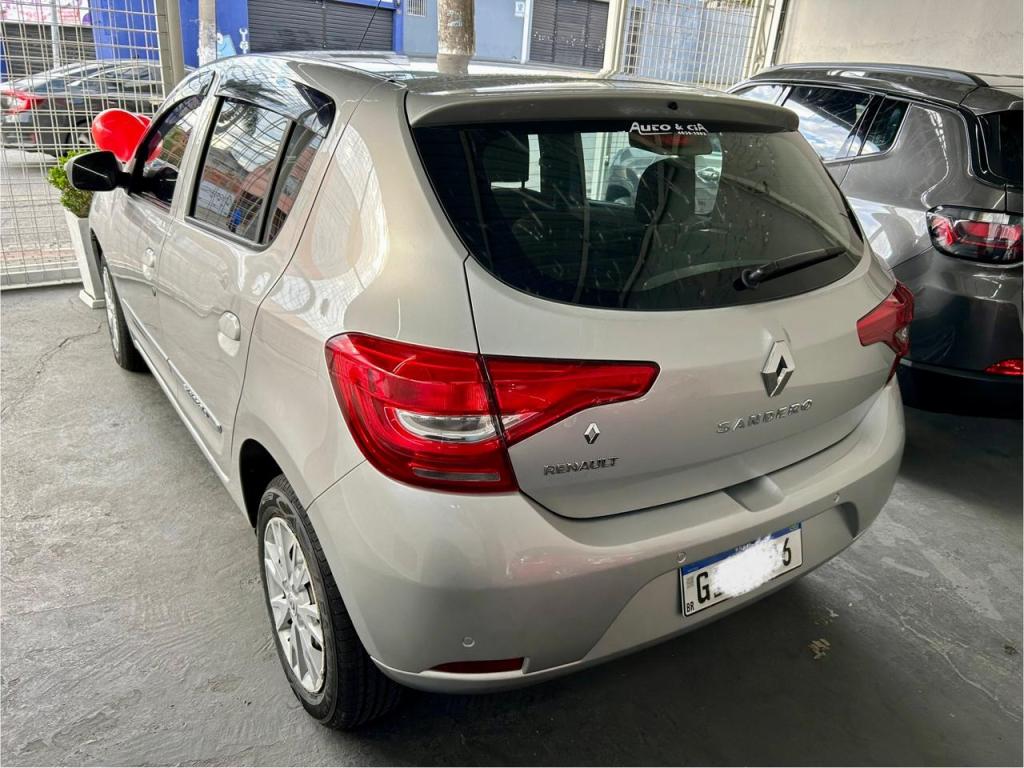 RENAULT Sandero - Foto