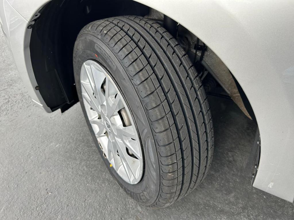 RENAULT Sandero - Foto