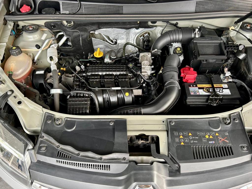 RENAULT Sandero - Foto