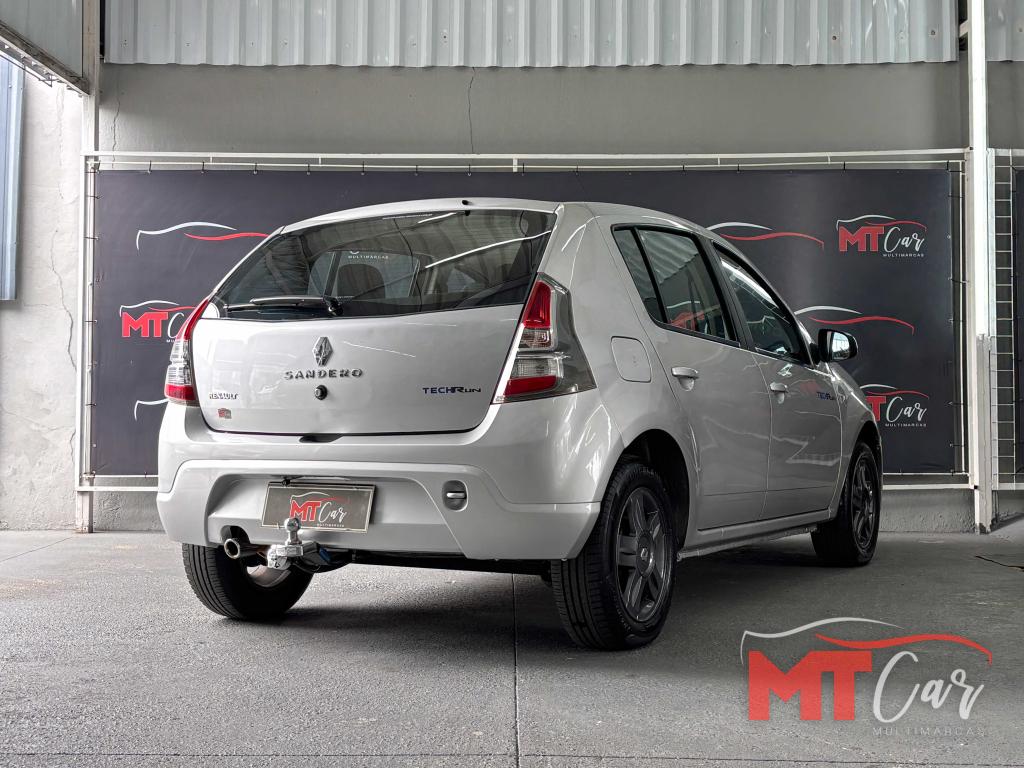 RENAULT Sandero - Foto