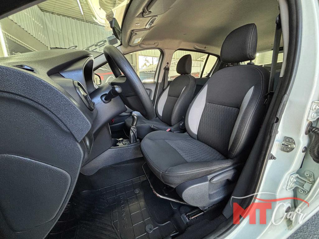 RENAULT Sandero - Foto