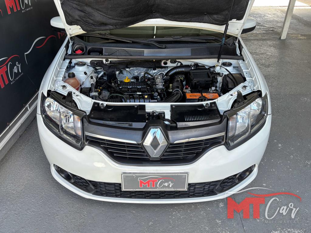 RENAULT Sandero - Foto