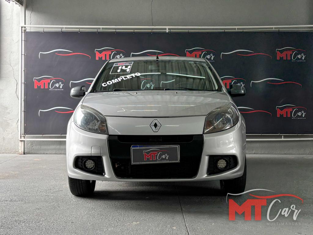 RENAULT Sandero - Foto