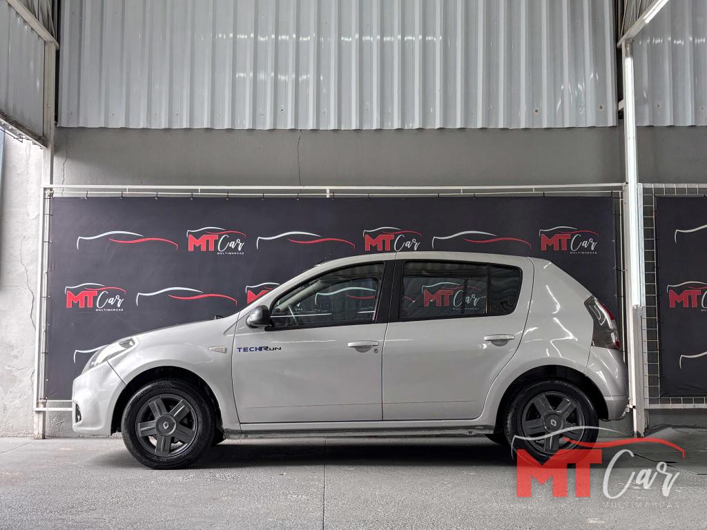 RENAULT Sandero - Foto