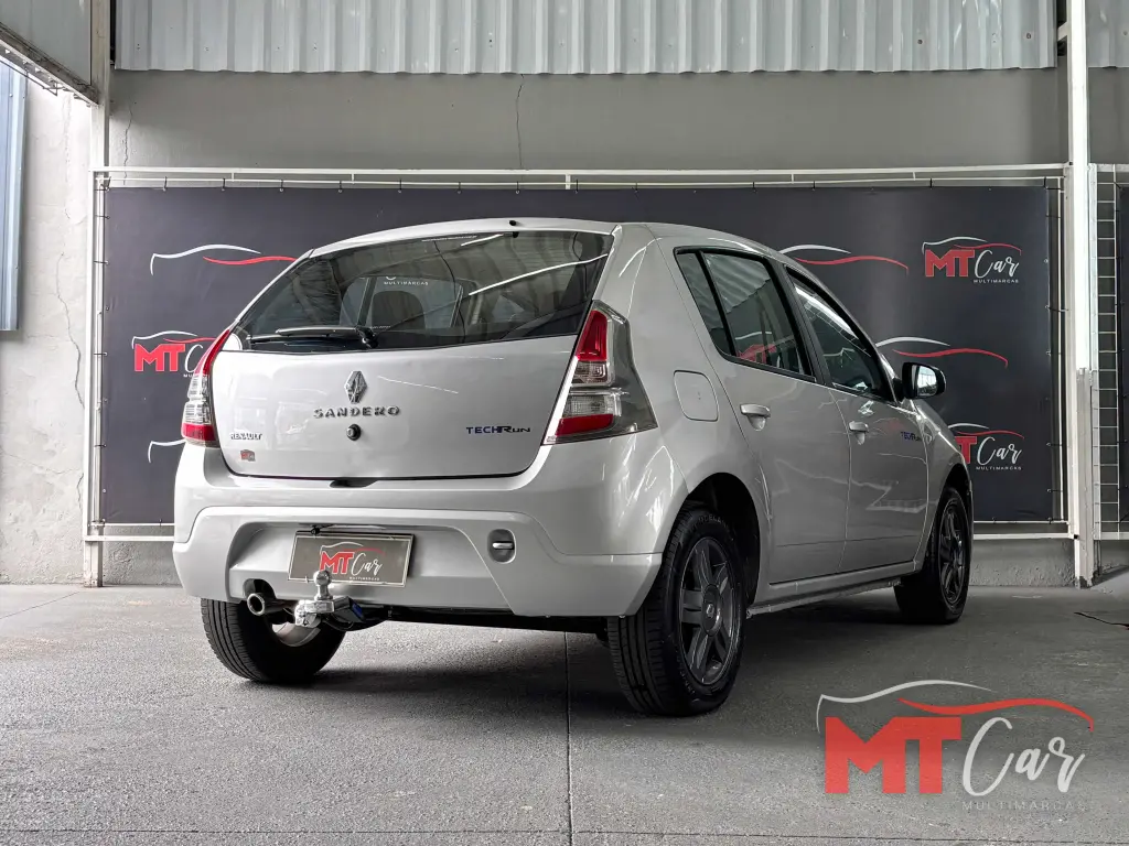 RENAULT Sandero - Foto