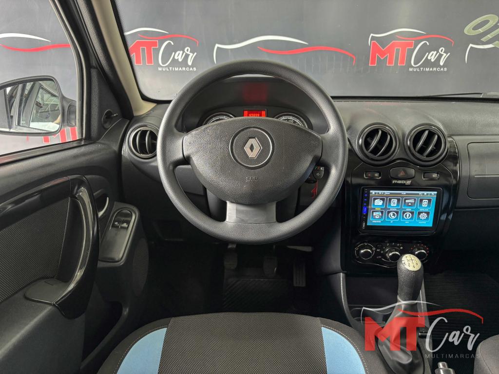 RENAULT Sandero - Foto