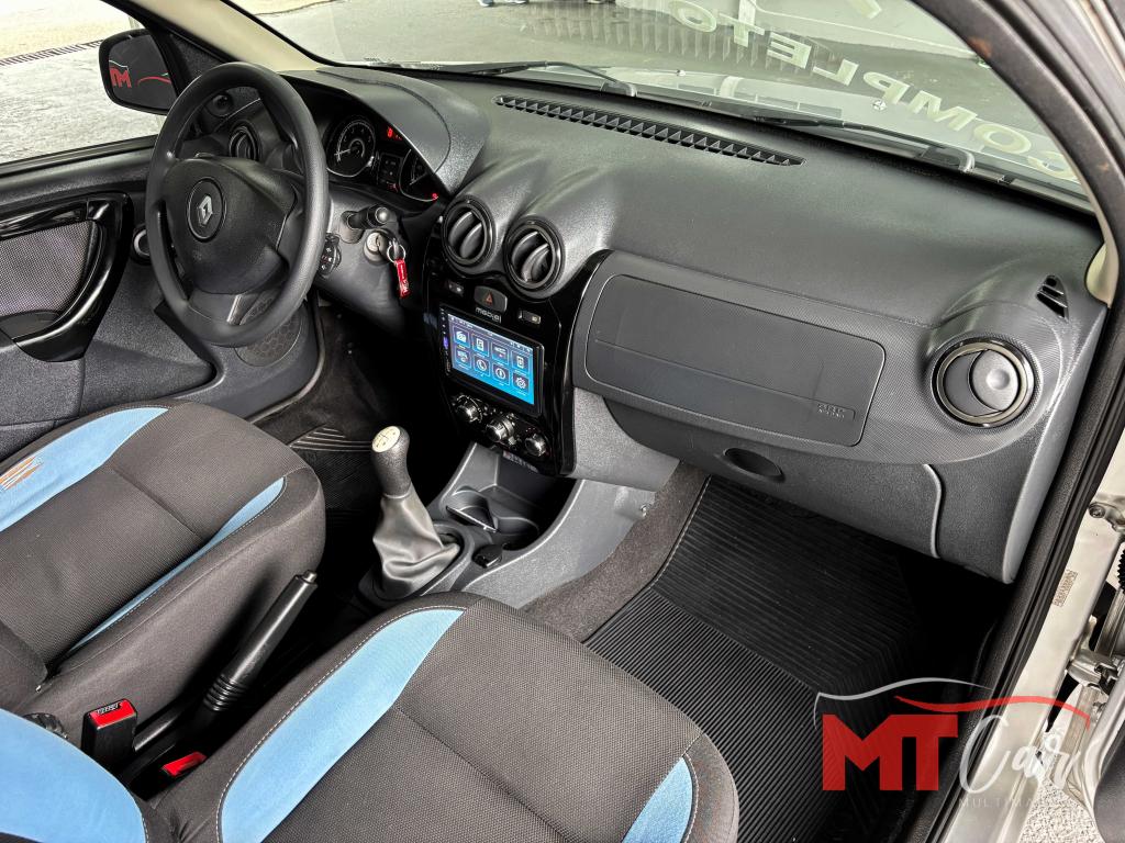 RENAULT Sandero - Foto