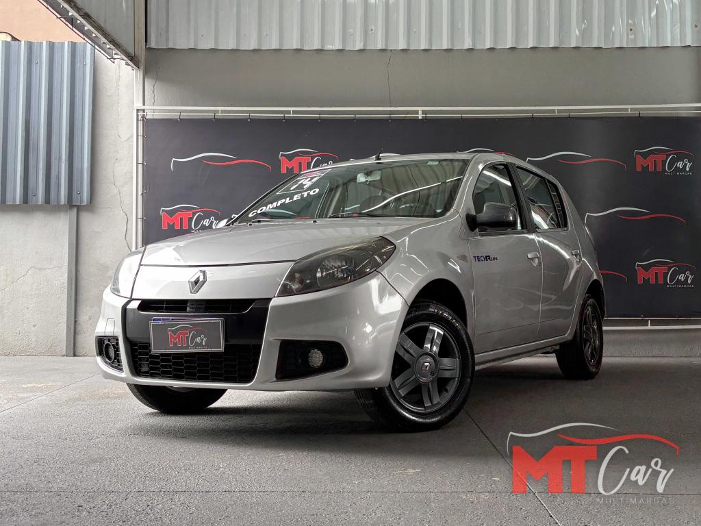 RENAULT Sandero - Foto