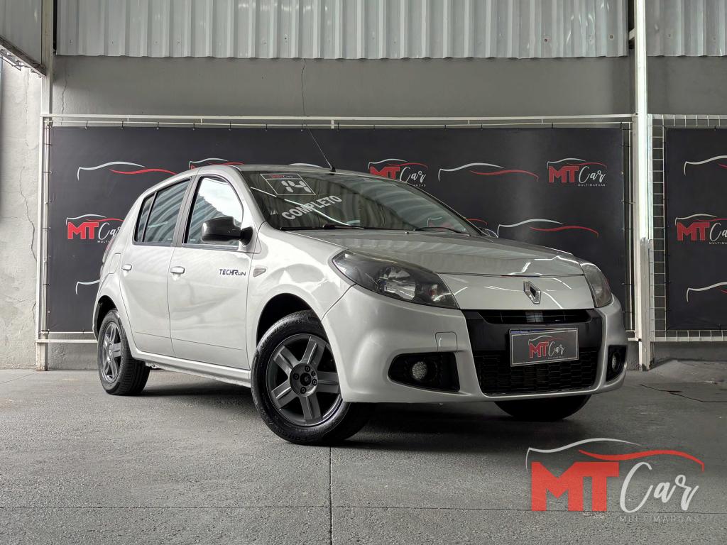 RENAULT Sandero - Foto