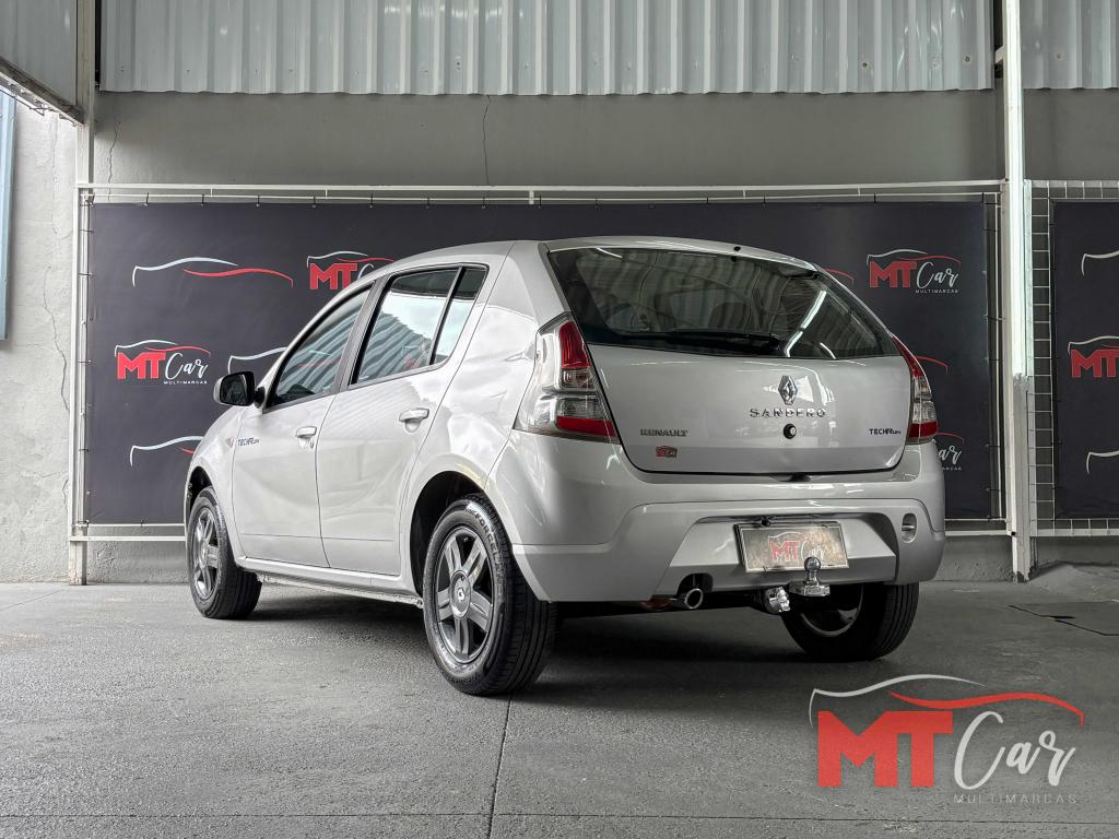 RENAULT Sandero - Foto