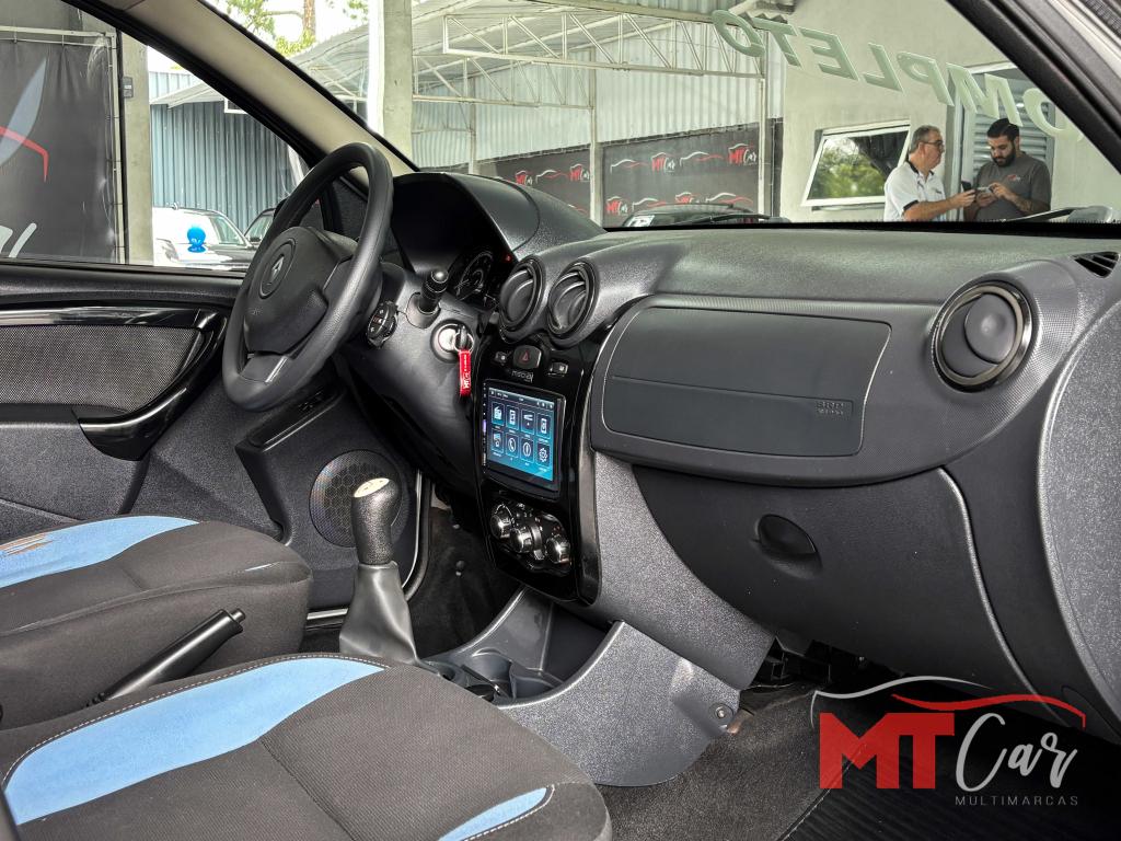 RENAULT Sandero - Foto