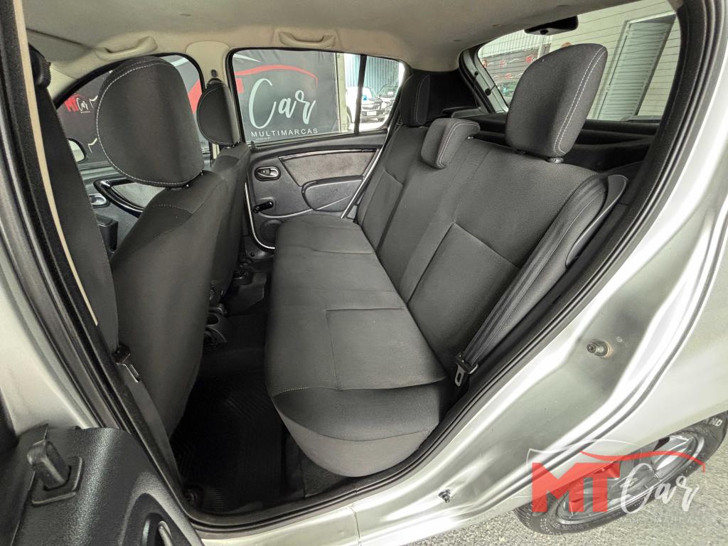 RENAULT Sandero - Foto