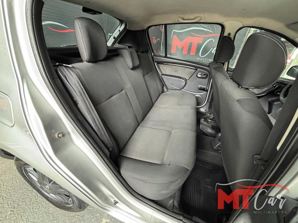 RENAULT Sandero - Foto