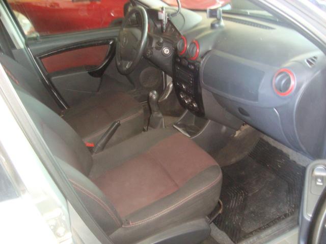 RENAULT Sandero - Foto