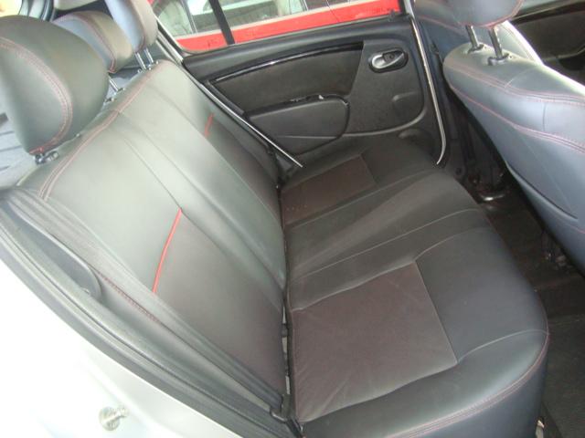 RENAULT Sandero - Foto