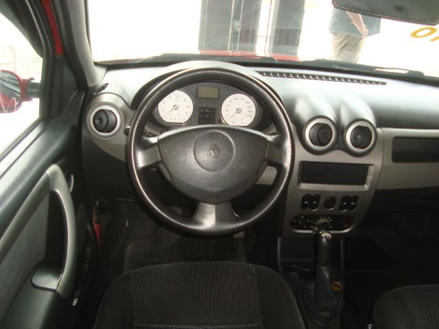 RENAULT Sandero - Foto