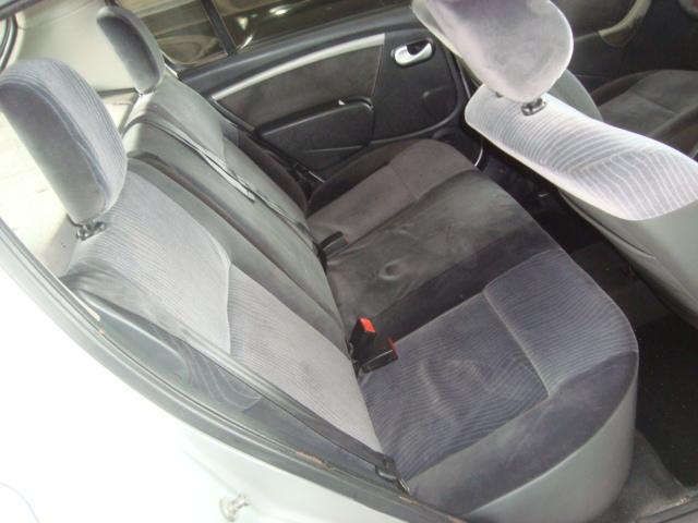 RENAULT Sandero - Foto