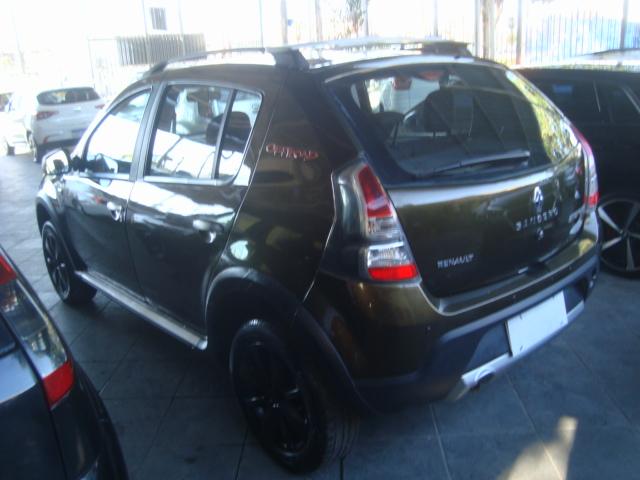 RENAULT Sandero - Foto