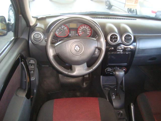 RENAULT Sandero - Foto