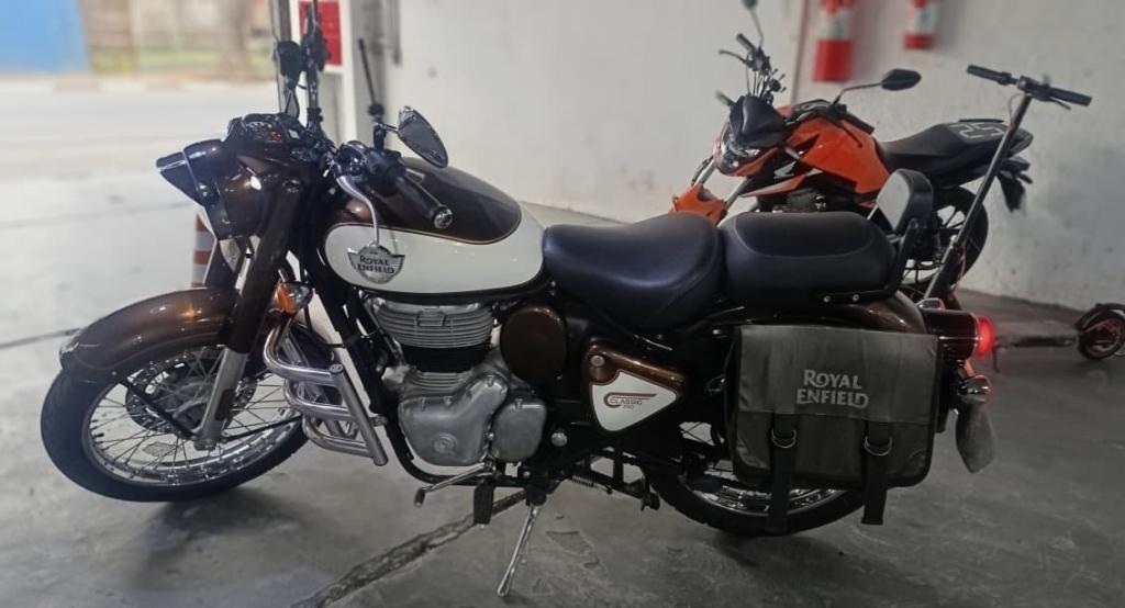 ROYAL ENFIELD Classic 350 - Foto