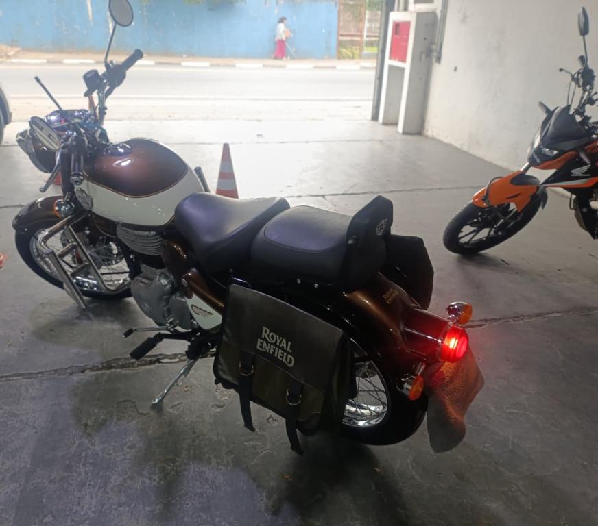 ROYAL ENFIELD Classic 350 - Foto
