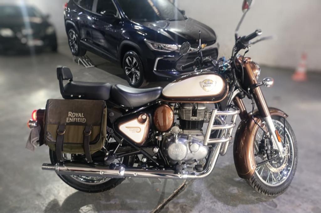ROYAL ENFIELD Classic 350 - Foto