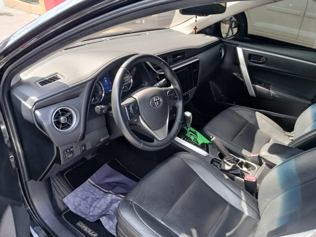 TOYOTA Corolla - Foto