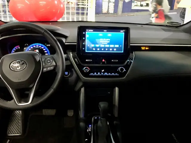 TOYOTA Corolla Cross - Foto