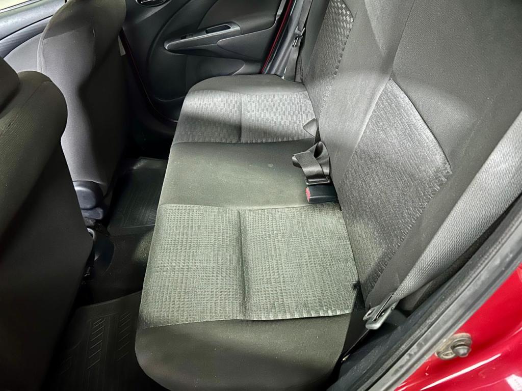 TOYOTA Etios Hatch - Foto