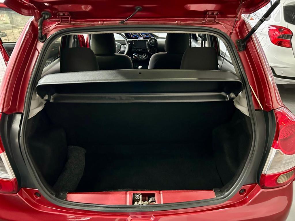 TOYOTA Etios Hatch - Foto