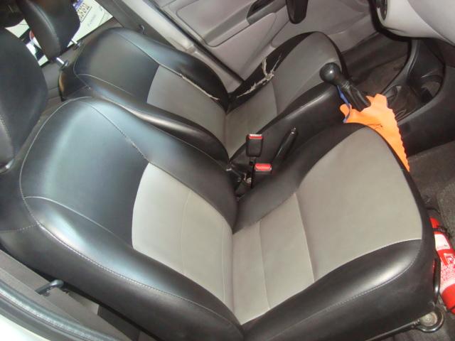 TOYOTA Etios Hatch - Foto