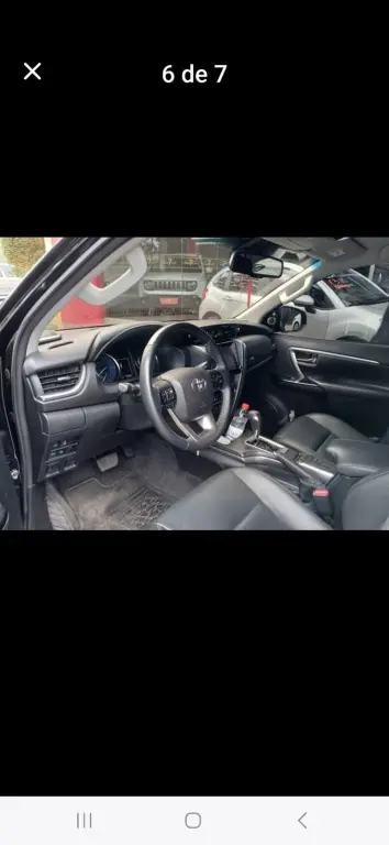 TOYOTA Hilux SW4 - Foto