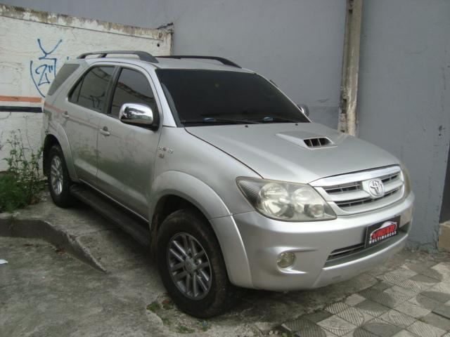 TOYOTA Hilux SW4