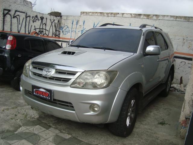 TOYOTA Hilux SW4 - Foto