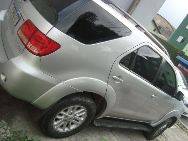TOYOTA Hilux SW4 - Foto