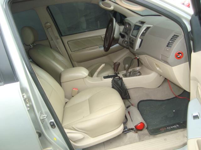 TOYOTA Hilux SW4 - Foto