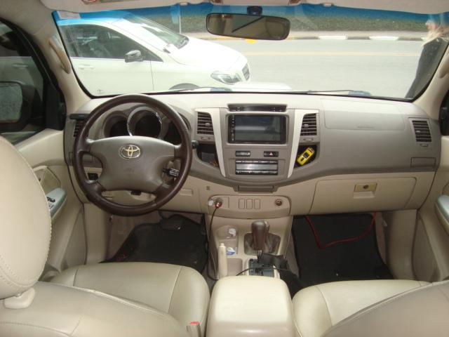 TOYOTA Hilux SW4 - Foto