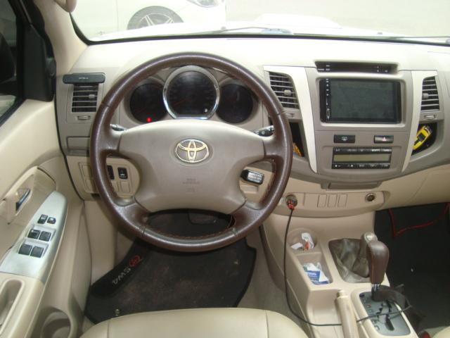 TOYOTA Hilux SW4 - Foto