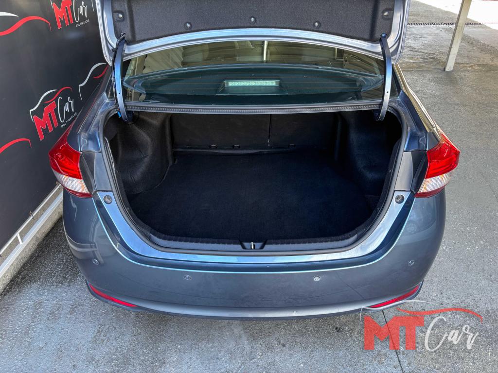 TOYOTA Yaris Sedan - Foto