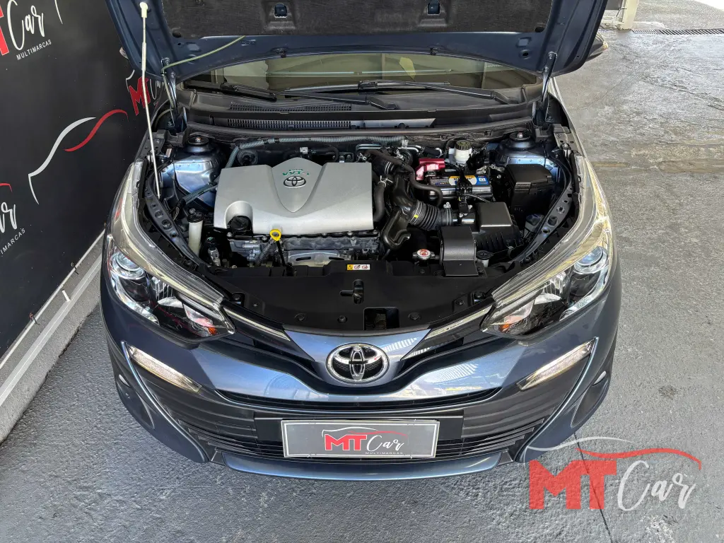 TOYOTA Yaris Sedan - Foto