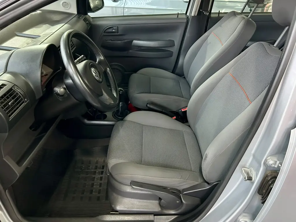 VOLKSWAGEN Fox - Foto