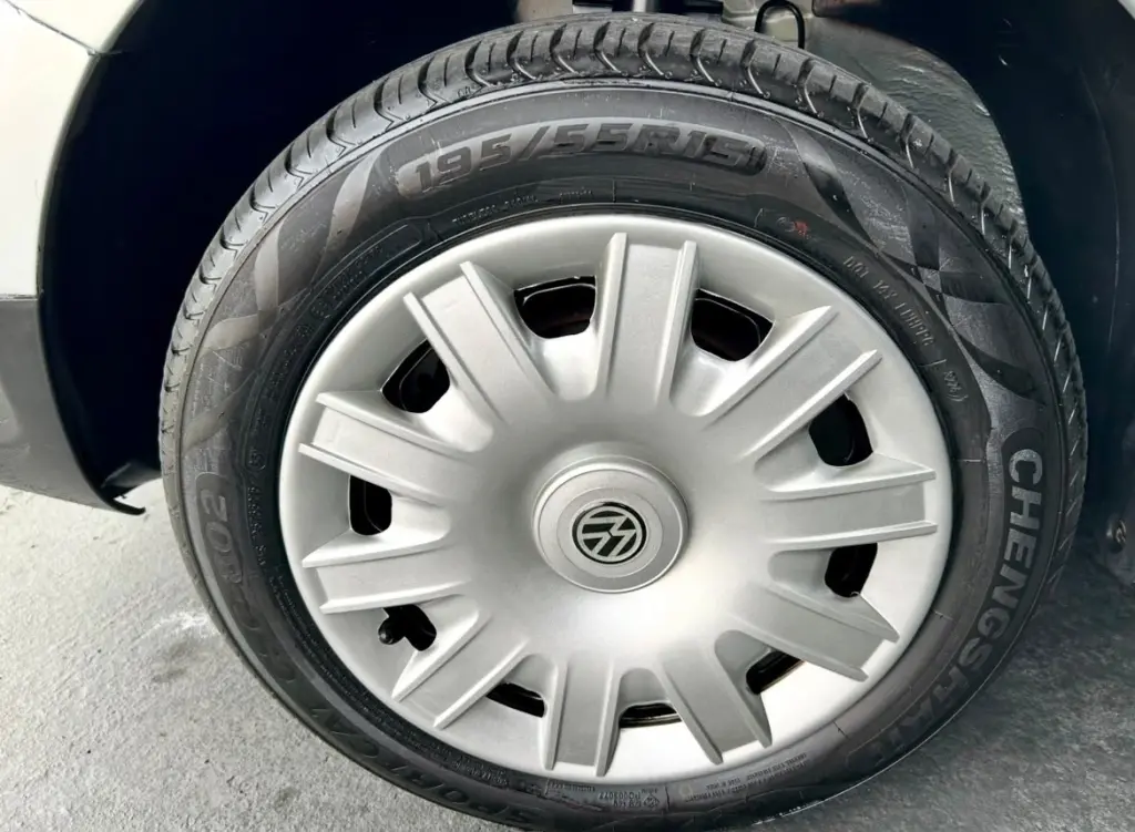 VOLKSWAGEN Fox - Foto