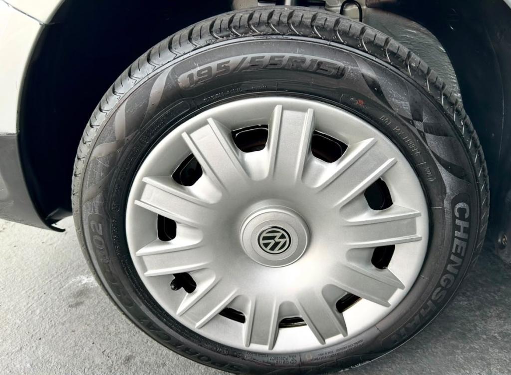 VOLKSWAGEN Fox - Foto
