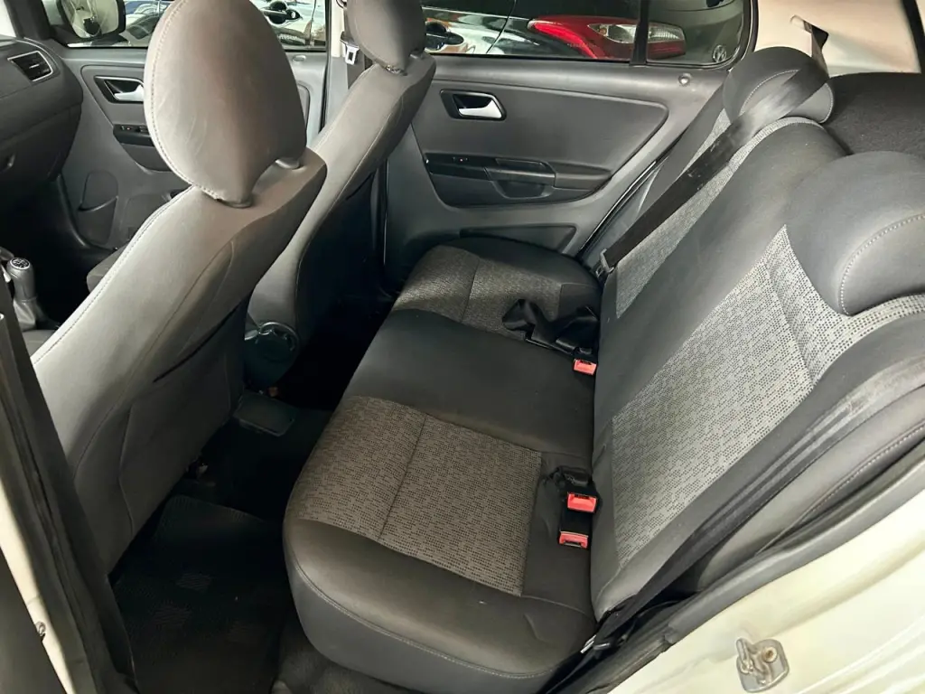 VOLKSWAGEN Fox - Foto