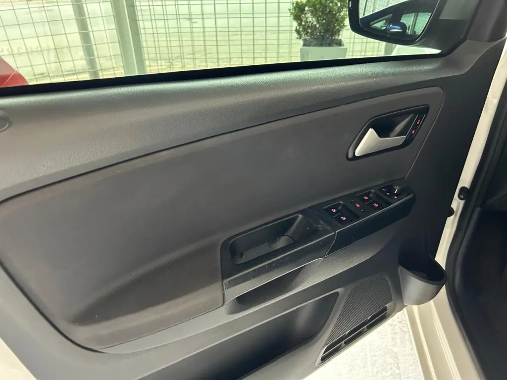VOLKSWAGEN Fox - Foto