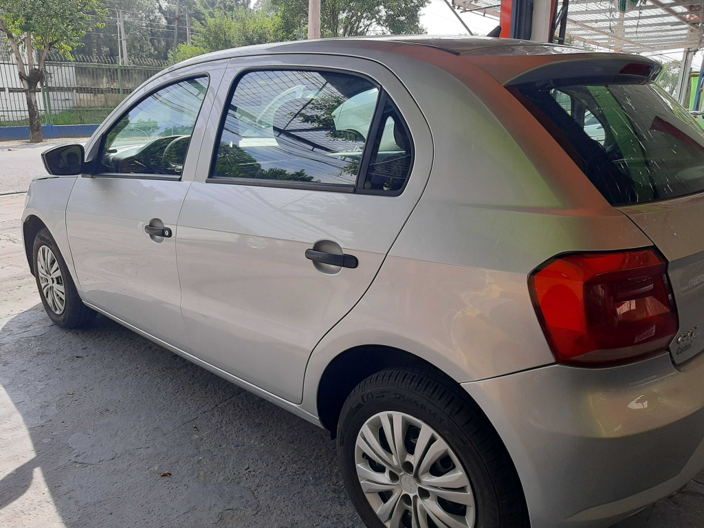 VOLKSWAGEN Gol