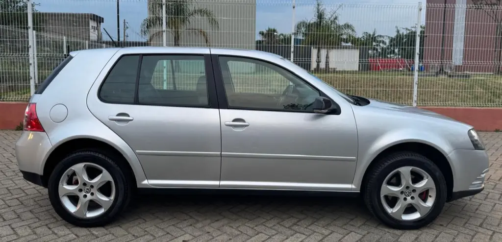 VOLKSWAGEN Golf - Foto
