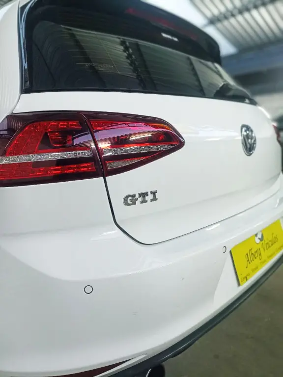 VOLKSWAGEN Golf - Foto