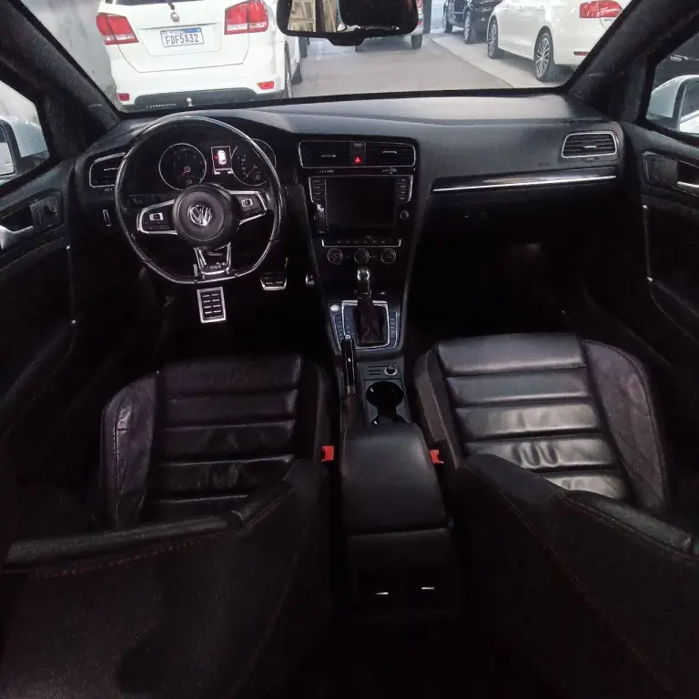 VOLKSWAGEN Golf - Foto